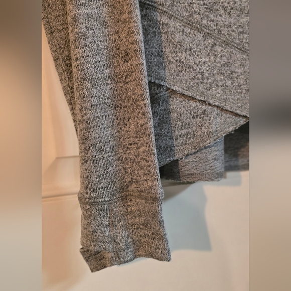 Women's Size Med Gray Long-Sleeved, Cowl Neck Pullover With KrisCross Front. - Picture 5 of 12